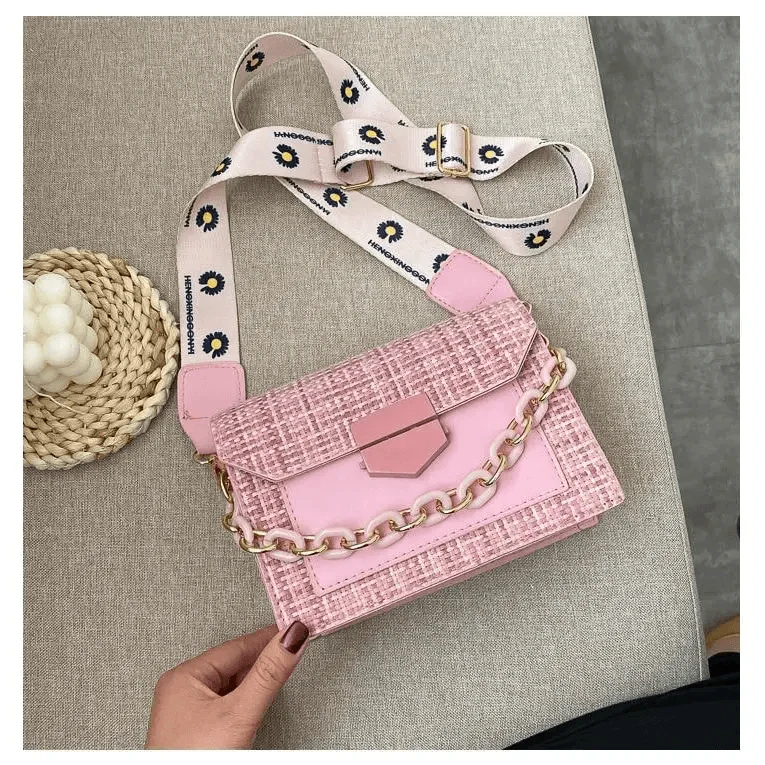 Luxury Wide Strap Shoulder Bags for Women And Girls Designer Lady Handbags and Purses Fashionable Chain Messenger Crossbody Bags